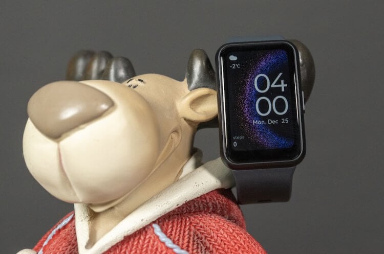 Стоит ли покупать часы Huawei Watch Fit SE. Watch Fit SE легче и компактнее Apple Watch, а живут намного дольше. Фото.