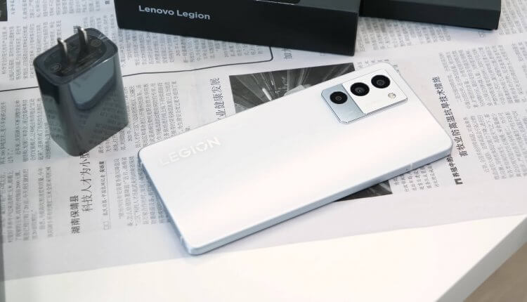 Lenovo Legion Y70 — недорогой смартфон для игр. Мощный смартфон с неплохой камерой. Фото: Mobiltelefon.ru. Фото.
