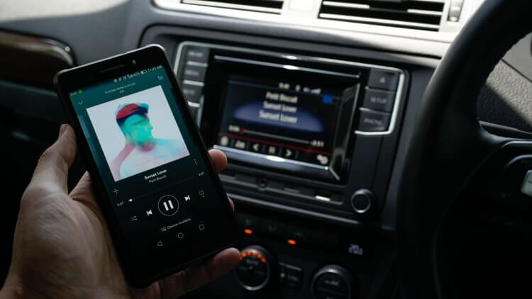 Как дешево добавить Bluetooth в любой автомобиль и слушать музыку со смартфона без проводов. Фото.