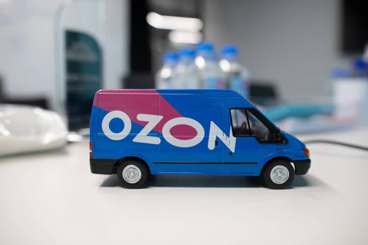 Возврат из-за рубежа на Озон. Иногда возврат через Ozon Global может вызвать трудности. Изображение: corp.ozon.ru. Фото.