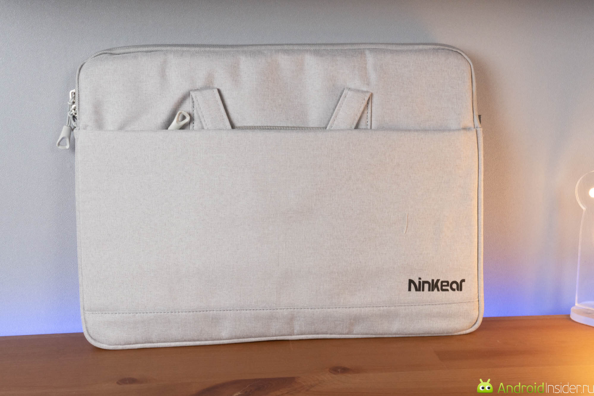 Обзор ноутбука Ninkear N16 Pro. Носить компьютер можно в такой стильной сумке. Фото.