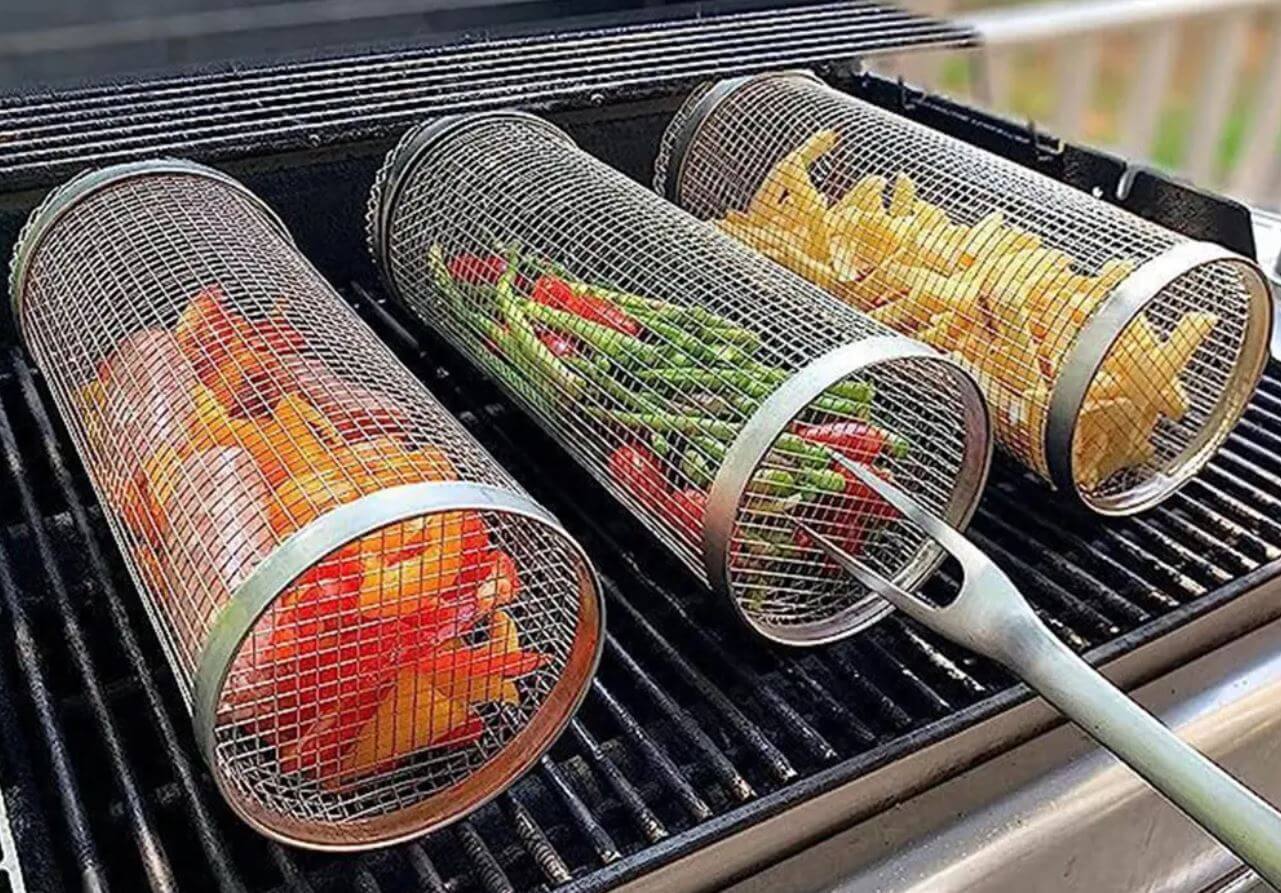 Корзина для жарки овощей. Корзинка для овощей позволит приготовить вкуснейшие овощи на огне. Фото.