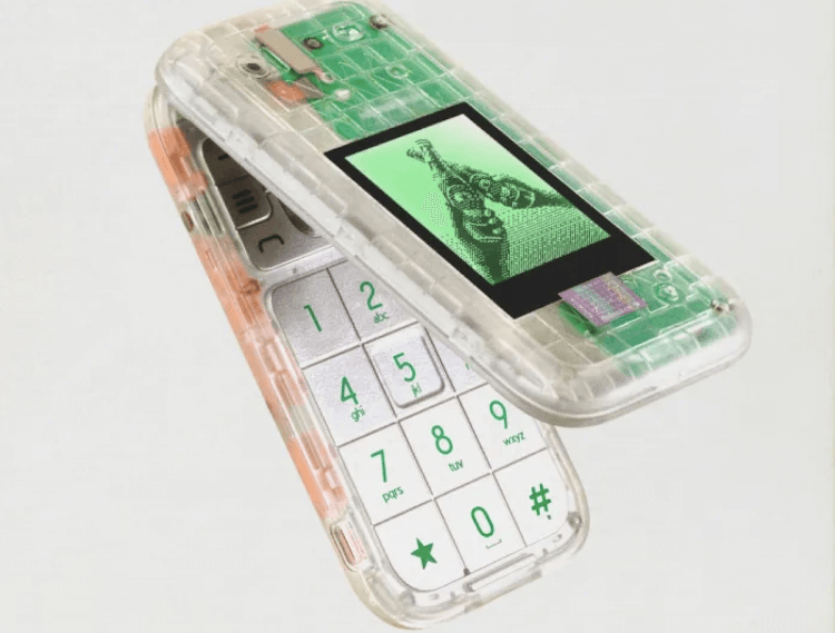 Хороший кнопочный телефон. Старая добрая «раскладушка». Изображение: Digital Trends. Фото.