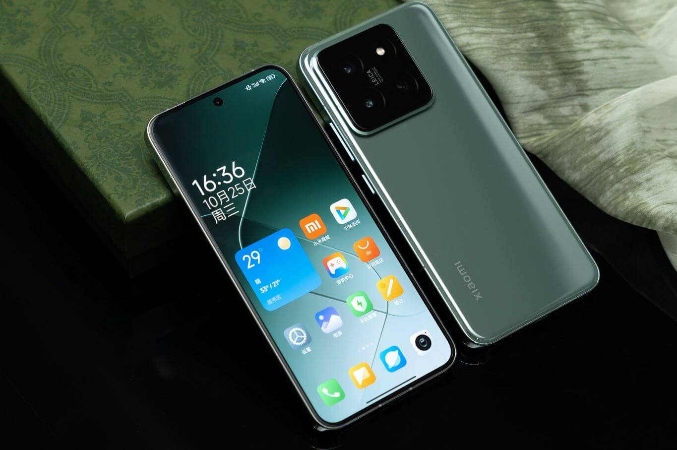 Купить новый Xiaomi 14 со скидкой. Один из самых крутых смартфонов Xiaomi 2024 уже скинул в цене. Фото.