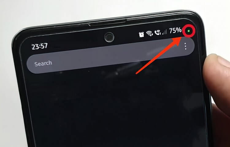 Что означает зеленая точка в углу экрана Android и как ее убрать. Тоже замечаете эту зеленую точку? Фото.