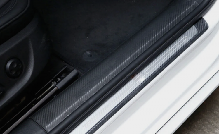 Защитная лента для порогов автомобиля. Изображение: AliExpress. Фото.