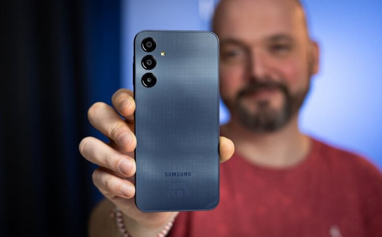 Samsung Galaxy A25 5G — недорогой телефон с большой батареей. Samsung Galaxy A25 5G. Изображение: PhoneArena. Фото.