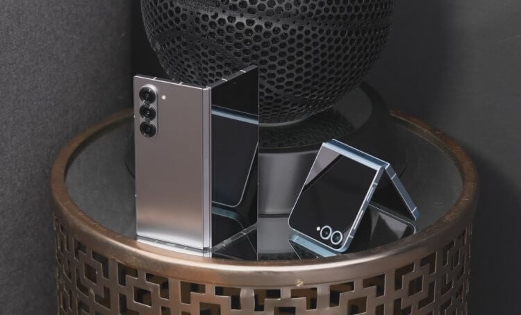 Цена Samsung Galaxy Z Fold6 и Z Flip6. Новые смартфоны Samsung уже можно купить, оформив предзаказ. Фото: Unbox Therapy. Фото.