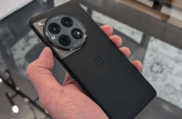 OnePlus 12 — хороший китайский смартфон. OnePlus 12. Фото.