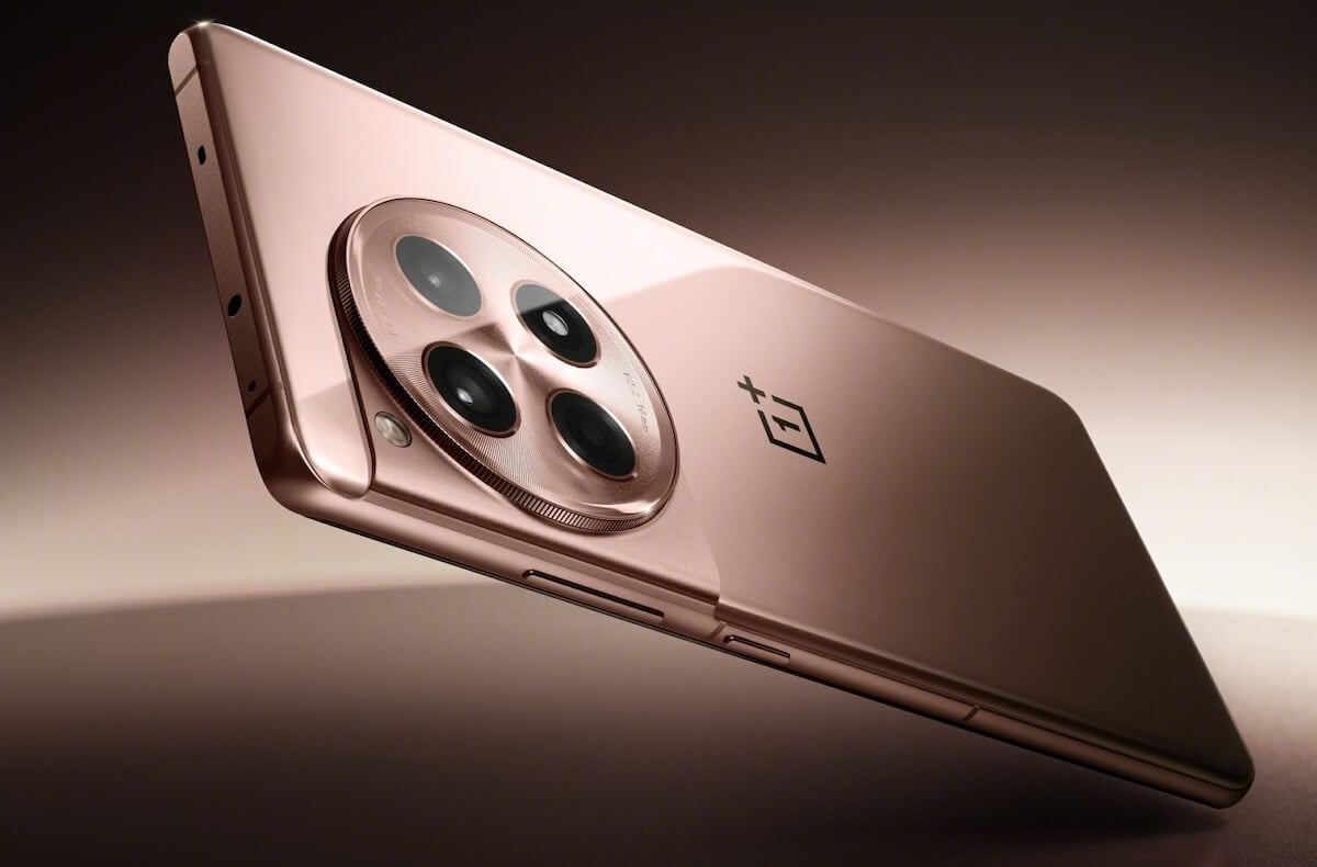 OnePlus 12R — старый, но хороший смартфон. OnePlus 12R. Изображение: М.Видео. Фото.