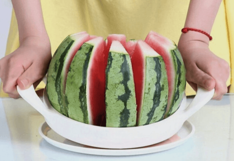 Резак для арбуза. Изображение: AliExpress. Резак для арбуза. Изображение: AliExpress. Фото.