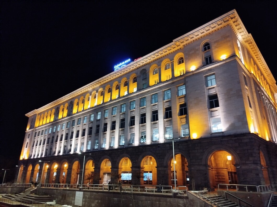 Преимущества LOFIC перед HDR и Dual-ISO. Съемка в темноте особенно сложна для камер с маленьким сенсором. Фото.