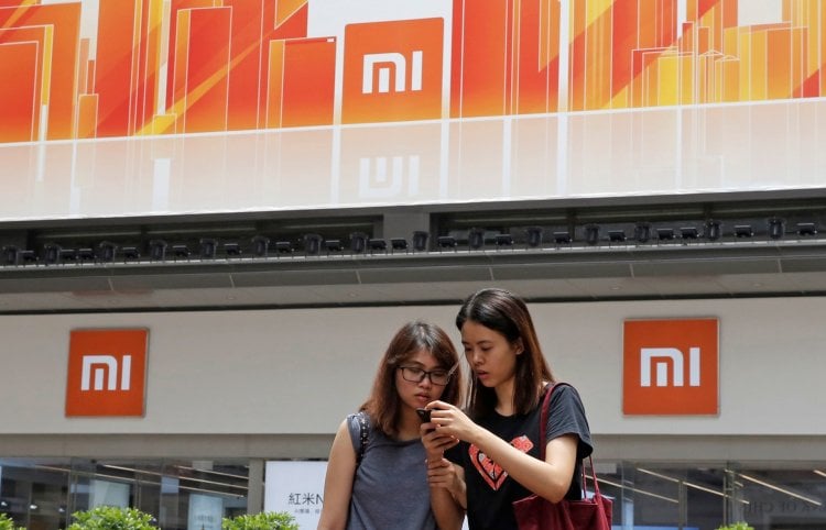 Все говорят про массовый сбой Xiaomi в России. Что случилось на самом деле. СМИ сообщают о массовом сбое Xiaomi, но мы выяснили, что это — фейк. Фото: © AP Photo / Kin Cheung. Фото.