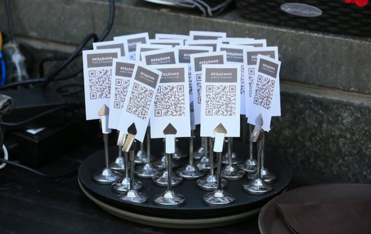 Рестораны с меню по QR-коду. Вот ваше меню… Изображение: Газета Metro. Фото.