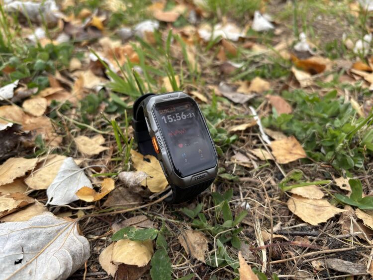 В черном корпусе часы смотрятся очень выигрышно. Фото.