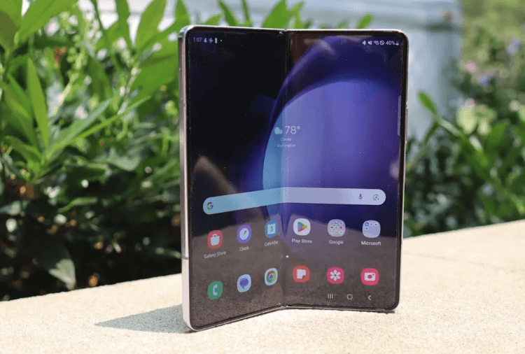 Samsung Galaxy Z Fold 6 — смартфон раскладушка. Samsung Galaxy Z Fold 6. Изображение: SamZilla. Samsung Galaxy Z Fold 6 — смартфон раскладушка. Samsung Galaxy Z Fold 6. Изображение: SamZilla. Фото.