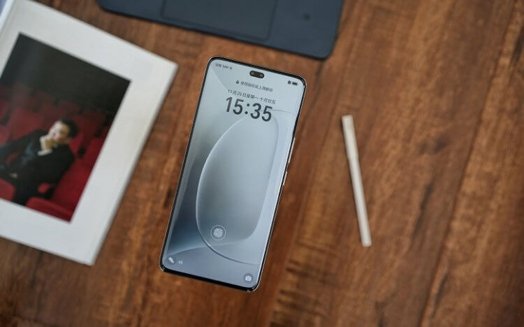 Дата выхода HONOR 300 в России и Китае. Даже не надейтесь увидеть HONOR 300 в России. Фото.