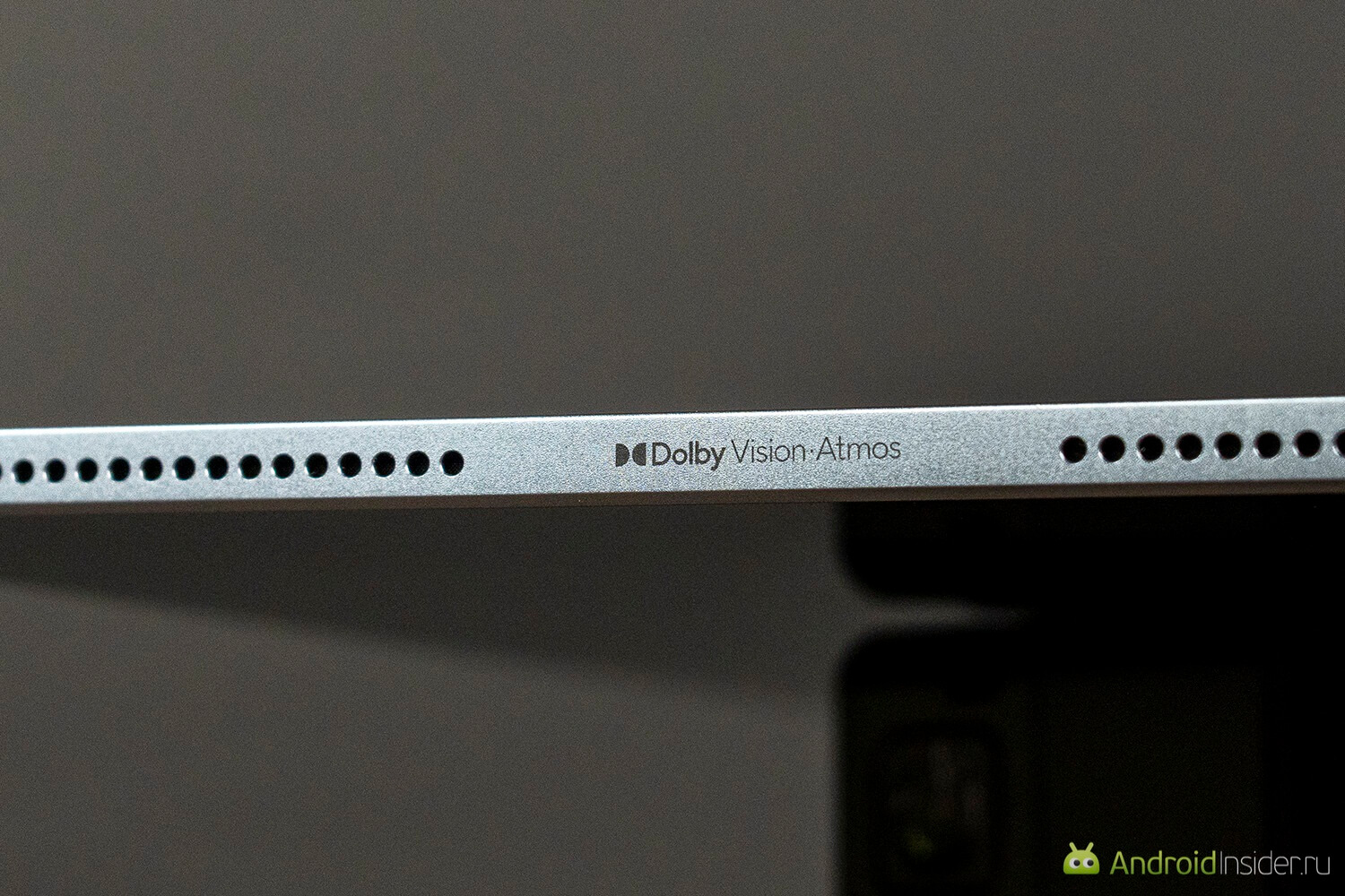 Планшет с быстрой зарядкой. Еще раз напоминаю про качество звука, более подробно о котором я говорил выше. Фото.