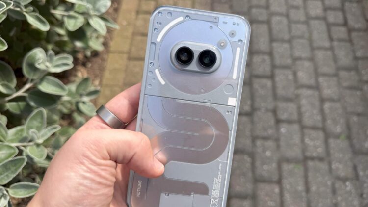 Глифы можно использовать по отдельности. Например, для уведомлений. Фото: Tech Advisor. Фото.