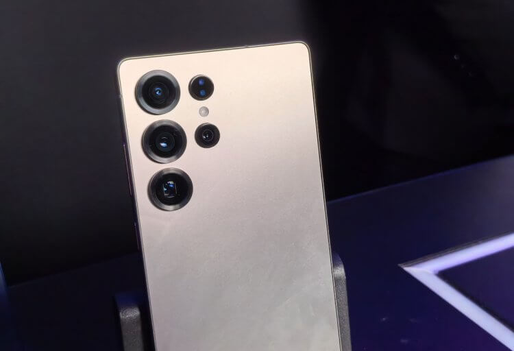 Какая камера в новых Samsung. Камера Ultra-версии более серьезная. Какая камера в новых Samsung. Камера Ultra-версии более серьезная. Фото.