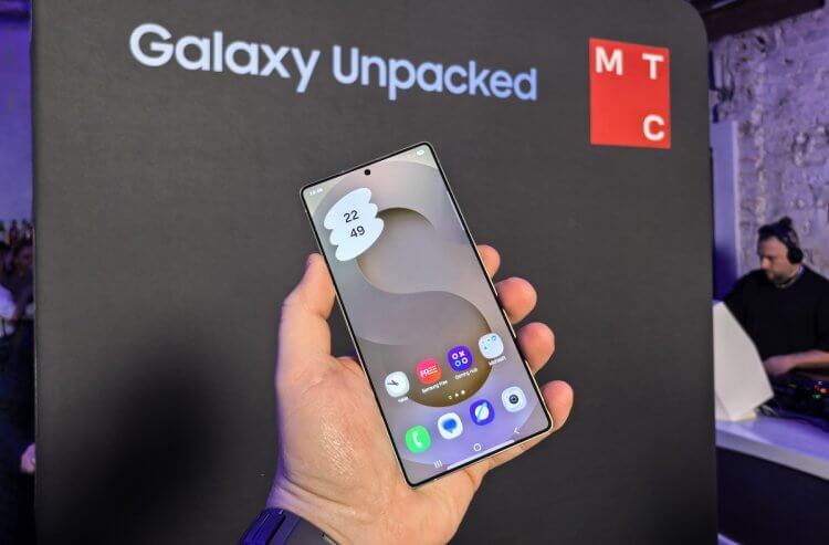 Дисплей Galaxy S25. Дисплей Ultra-версии прочный, как никогда. Дисплей Galaxy S25. Дисплей Ultra-версии прочный, как никогда. Фото.