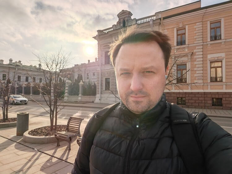 Две недели фотографирую на HONOR Magic 7 Pro. У него почти идеальная камера. Лучший телефон для селфи. Фото.