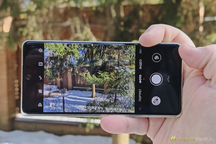 Как снимает HUAWEI Mate X6. Фотографировать удобнее в сложенном виде. Фото.