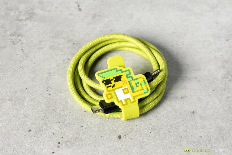 Хороший кабель для смартфона. Кабель в надежной нейлоновой оплетке. Хороший кабель для смартфона. Кабель в надежной нейлоновой оплетке. Фото.