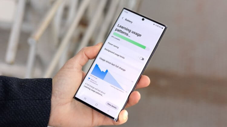 Почему аккумулятор на смартфоне не держит заряд. Со временем смартфон перестает долго держать заряд из-за износа батареи. Фото: esrgear.com. Почему аккумулятор на смартфоне не держит заряд. Со временем смартфон перестает долго держать заряд из-за износа батареи. Фото: esrgear.com. Фото.