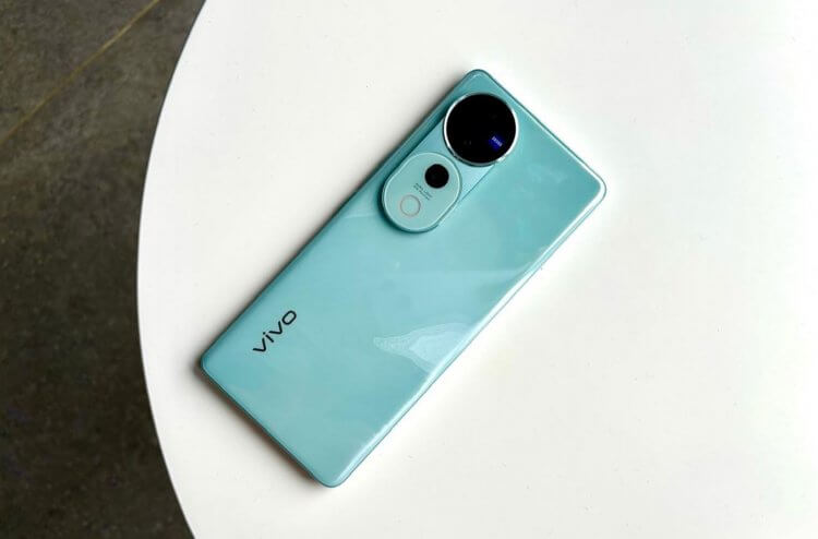 Какой смартфон vivo лучше купить. vivo традиционно радует необычными расцветками и пробует различные вариации блока камер. Фото: exhibit.tech. Фото.