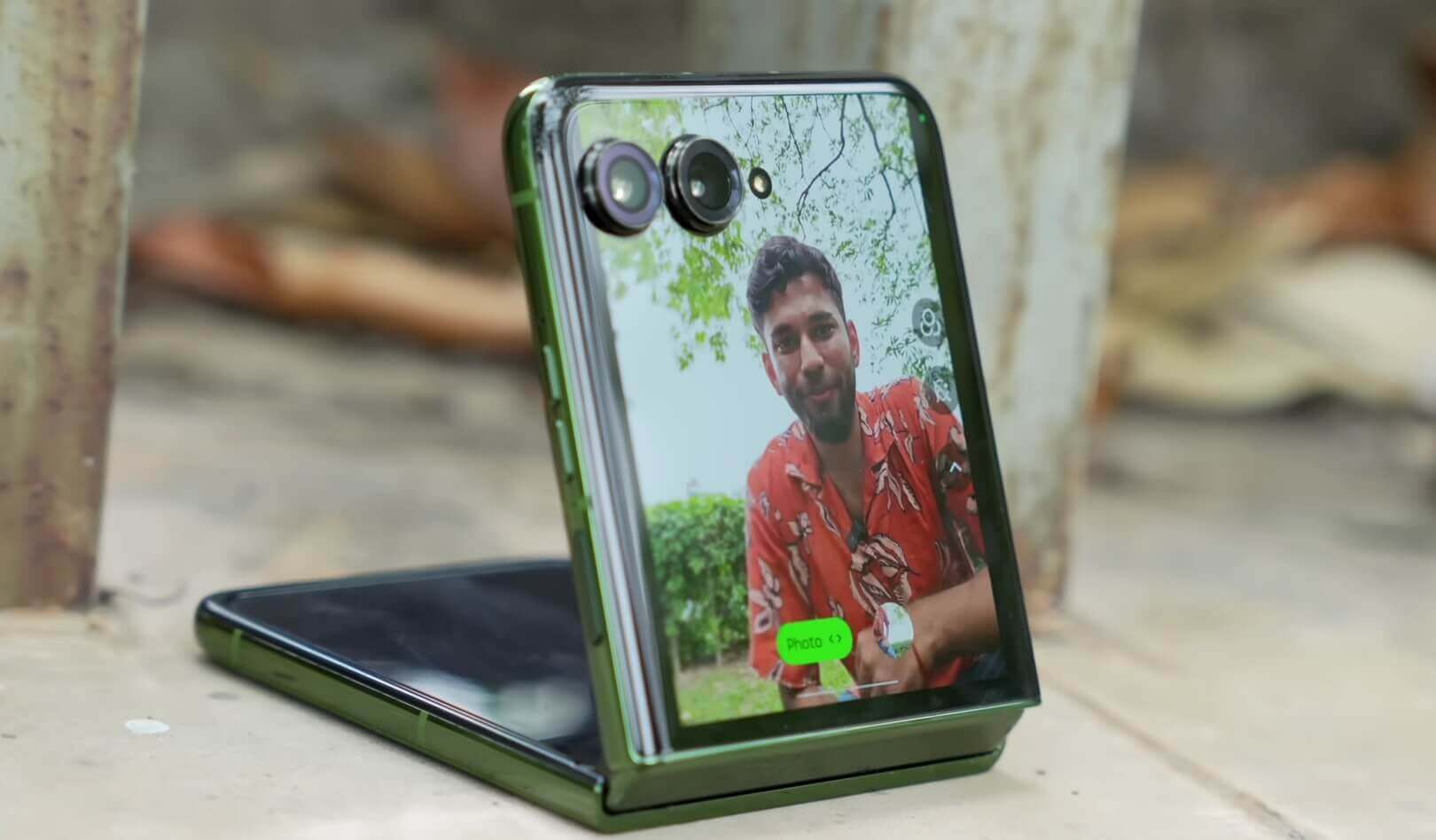 Motorola Razr 2025: Складной смартфон вместо обычного. Motorola Razr 2025. Motorola Razr 2025: Складной смартфон вместо обычного. Motorola Razr 2025. Фото.