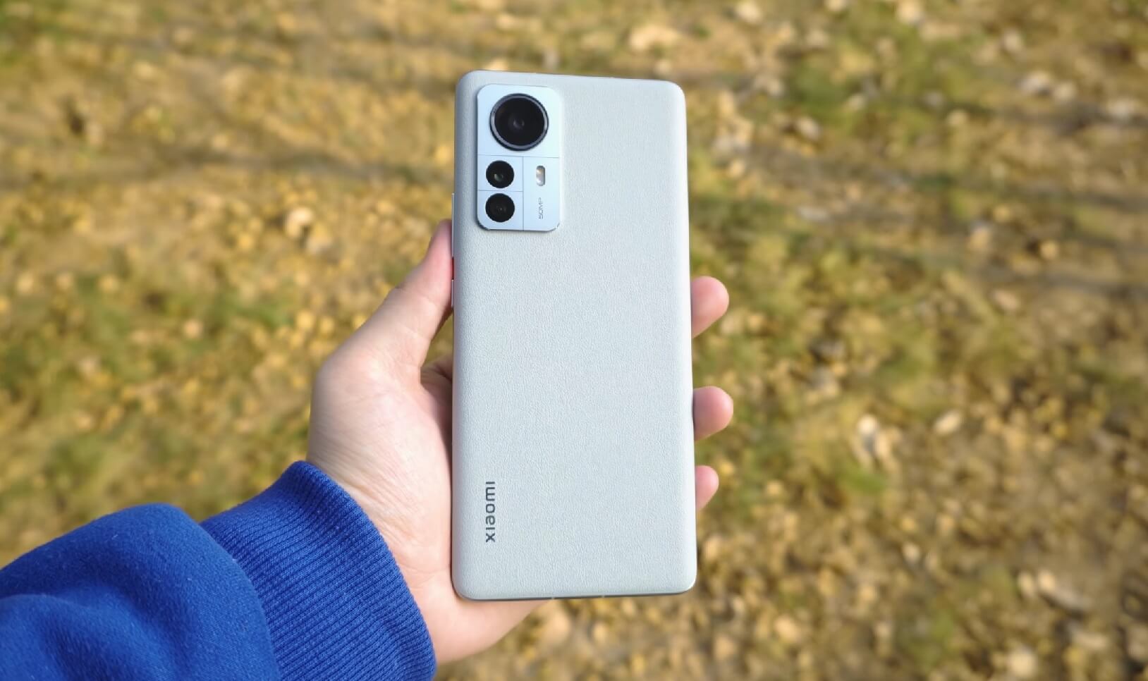 На какой версии Android остановились Xiaomi 12 и 12 Pro. Xiaomi 12 Pro постепенно превращается в тыкву. Фото.