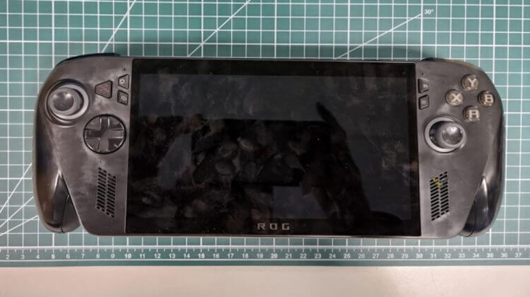 Чем отличаются разные модели ROG Ally 2. Черная вид спереди. Изображение: 91mobile. Чем отличаются разные модели ROG Ally 2. Черная вид спереди. Изображение: 91mobile. Фото.