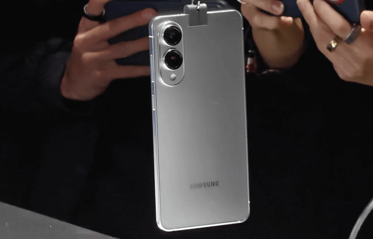 Что и требовалось доказать! Samsung Galaxy S25 Edge никому не нужен и его не покупают. Фото.