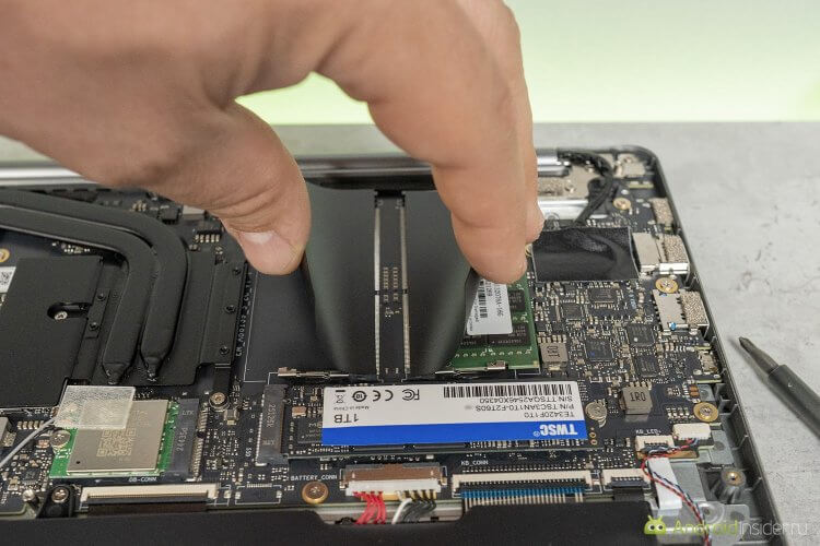Быстрый ноутбук на каждый день. SSD на 1 ТБ и второй слот для оперативки. Быстрый ноутбук на каждый день. SSD на 1 ТБ и второй слот для оперативки. Фото.