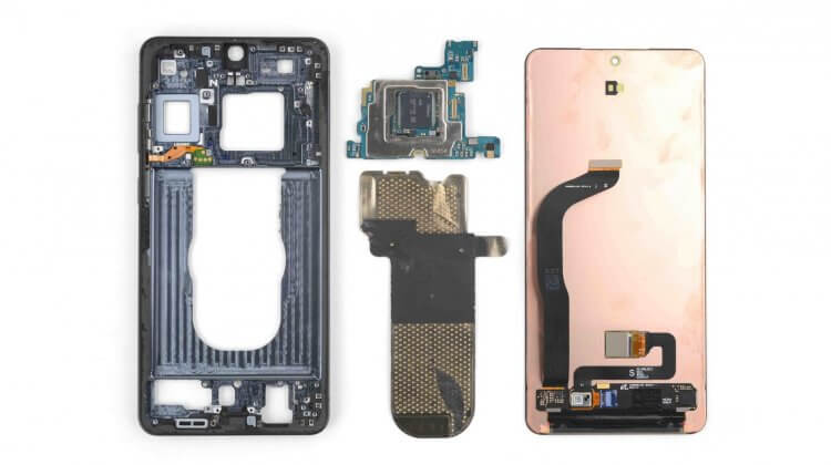 Как Apple и Samsung превращают свои флагманы в одноразовые телефоны, а китайцы — нет. У S25 Edge маленькая охладительная камера, поэтому телефон будет сильно перегреваться. Фото: phonearena.com. Фото.
