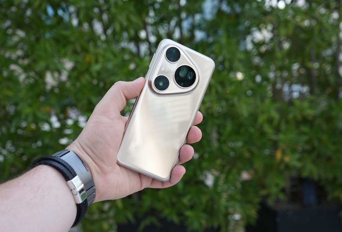 Как выглядит новый смартфон HUAWEI. Задняя стенка прочная и не боится падений. Как выглядит новый смартфон HUAWEI. Задняя стенка прочная и не боится падений. Фото.