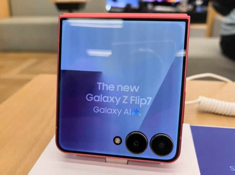 Почему Galaxy Z Fold 7 популярней Flip 7. Flip в этом году не так популярен, как раньше. Почему Galaxy Z Fold 7 популярней Flip 7. Flip в этом году не так популярен, как раньше. Фото.