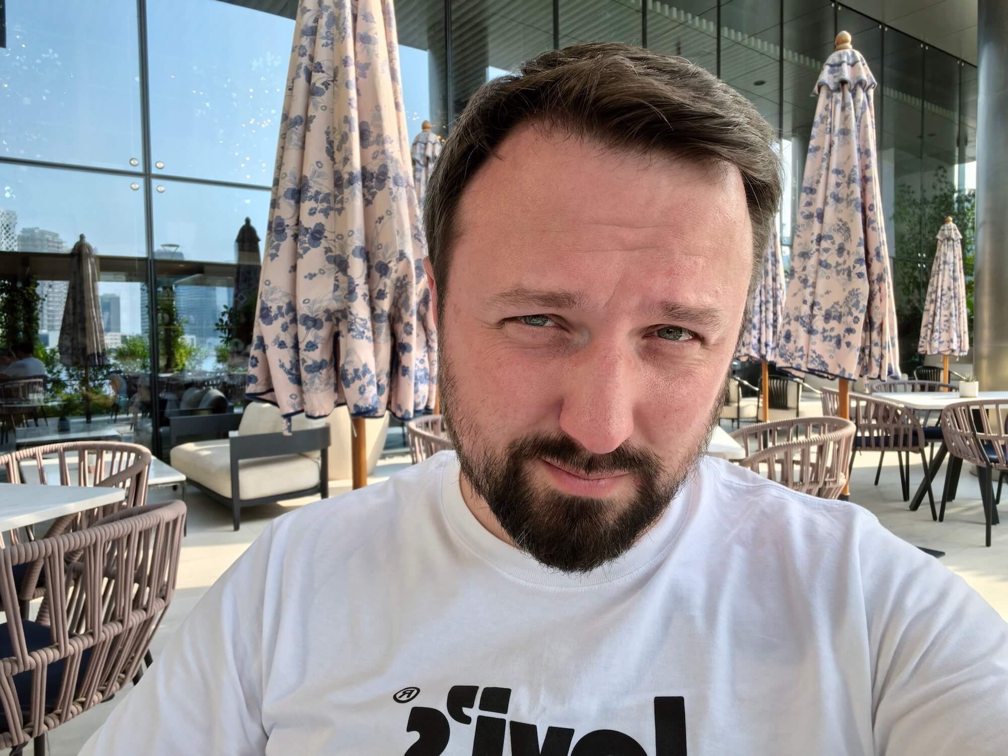 Это самый глянцевый и приметный смартфон, который я видел. Обзор HUAWEI Pura 80 Pro. Как снимает HUAWEI Pura 80 Pro. Фото.