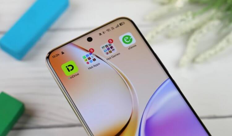 Другие характеристики realme 14 Pro+. Безрамочный дисплей realme 14 Pro+ тоже хорош. Изображение: GadgetByte. Другие характеристики realme 14 Pro+. Безрамочный дисплей realme 14 Pro+ тоже хорош. Изображение: GadgetByte. Фото.