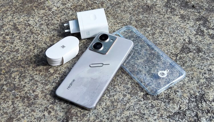 Обзор смартфона realme P3 Ultra. В комплекте есть все, что может пригодиться. Обзор смартфона realme P3 Ultra. В комплекте есть все, что может пригодиться. Фото.