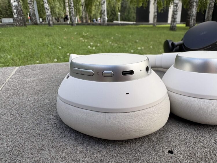 Кнопка включения и регулировки громкости. Фото.