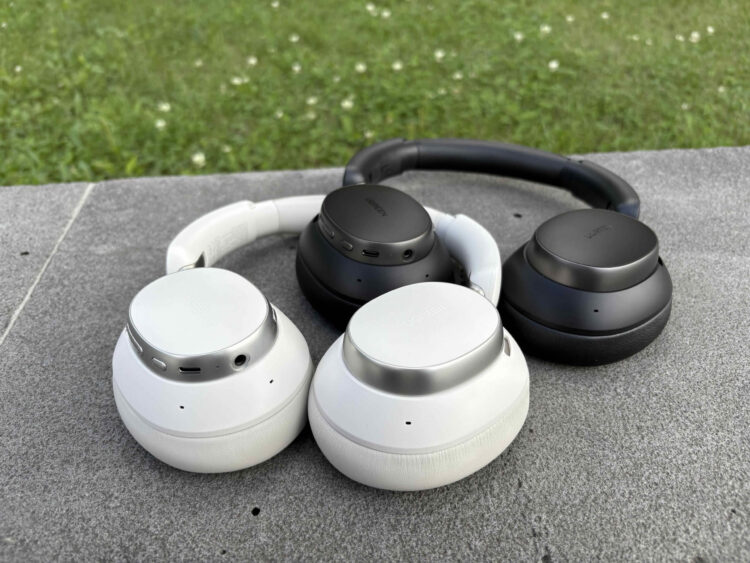 Наушники в любом цвете смотрятся хорошо. Фото.