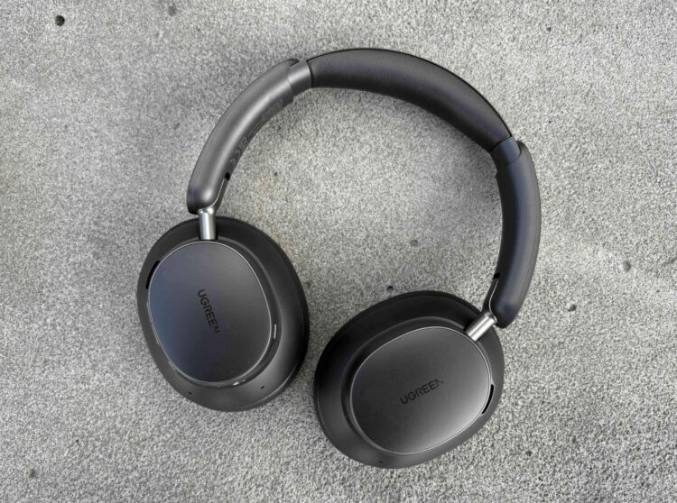 Даже в, казалось бы, скучном черном цвете UGREEN Studio Pro выглядят здорово. Фото.