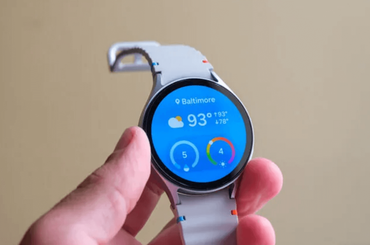 Живые обновления в часах Samsung. Увеличение количества информации не может быть бесконечным. Поэтому надо делать удобный переход между экранами. Изображение: androidauthority. Живые обновления в часах Samsung. Увеличение количества информации не может быть бесконечным. Поэтому надо делать удобный переход между экранами. Изображение: androidauthority. Фото.