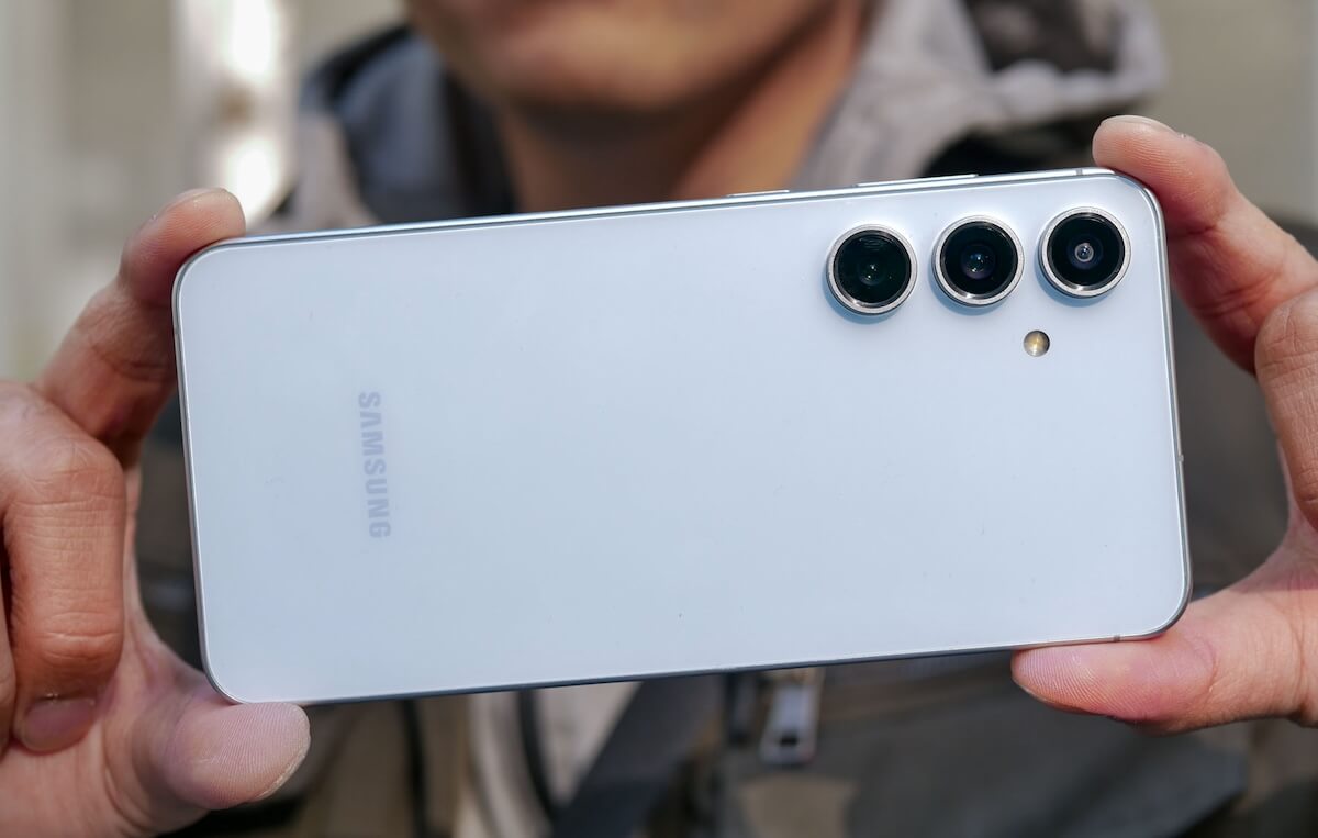 Стали известны дизайн, цвета и дата выхода Samsung Galaxy S25 FE. Многие традиционно ждут этот смартфон, а потом покупают другой. Изображение: Tom’s Guide. Фото.