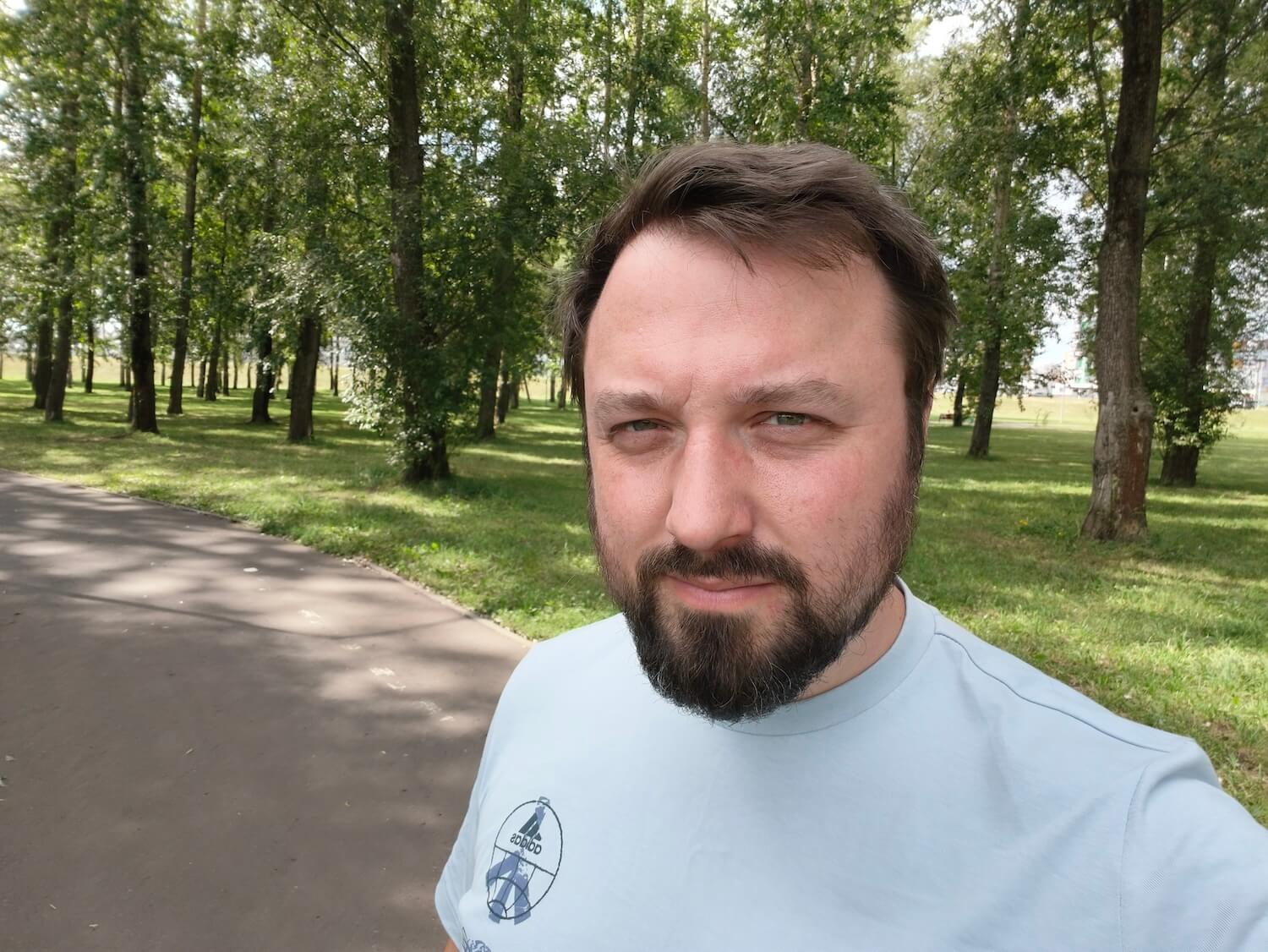 Смартфон для фанатов гонок, готовых мириться с недостатками. Обзор realme GT 7 Dream Edition. Как снимает realme GT 7 Dream Editon. Фото.