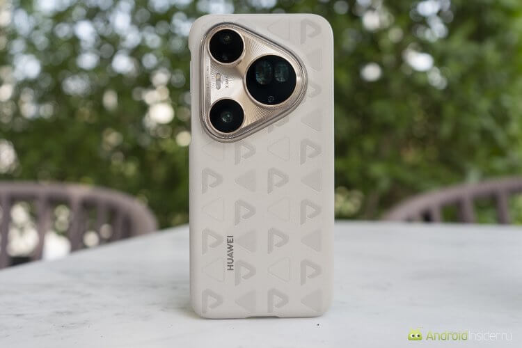 Обзор HUAWEI Pura 80 Ultra. Фирменные аксессуары отлично дополняют смартфон. Такой чехол в комплекте. Обзор HUAWEI Pura 80 Ultra. Фирменные аксессуары отлично дополняют смартфон. Такой чехол в комплекте. Фото.