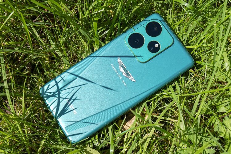 Смартфон для фанатов гонок, готовых мириться с недостатками. Обзор realme GT 7 Dream Edition. Такой смартфон захотят многие, ан е только фанаты команды Aston Martin Aramco Formula One. Смартфон для фанатов гонок, готовых мириться с недостатками. Обзор realme GT 7 Dream Edition. Такой смартфон захотят многие, ан е только фанаты команды Aston Martin Aramco Formula One. Фото.