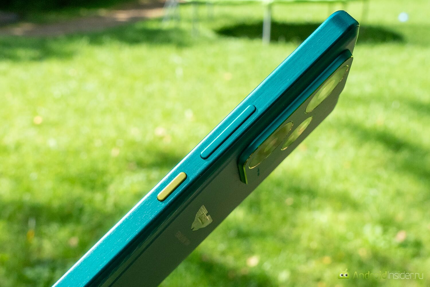 Какой экран у realme GT 7. Сканер отпечатков пальцев не в кнопке. Какой экран у realme GT 7. Сканер отпечатков пальцев не в кнопке. Фото.